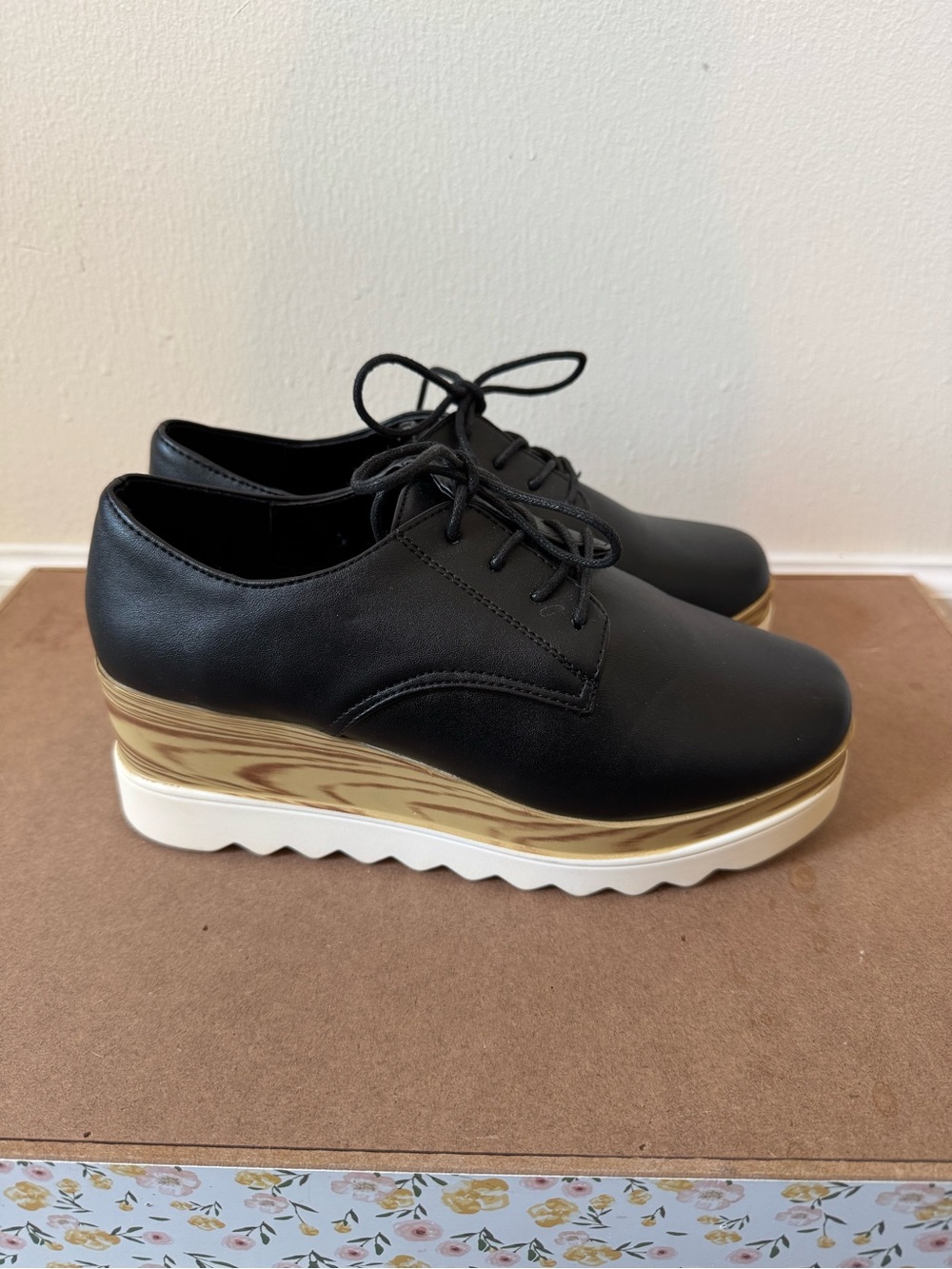 Wanted Black Lace-Up Platform Oxfords with Faux Wood Trim Women’s 7